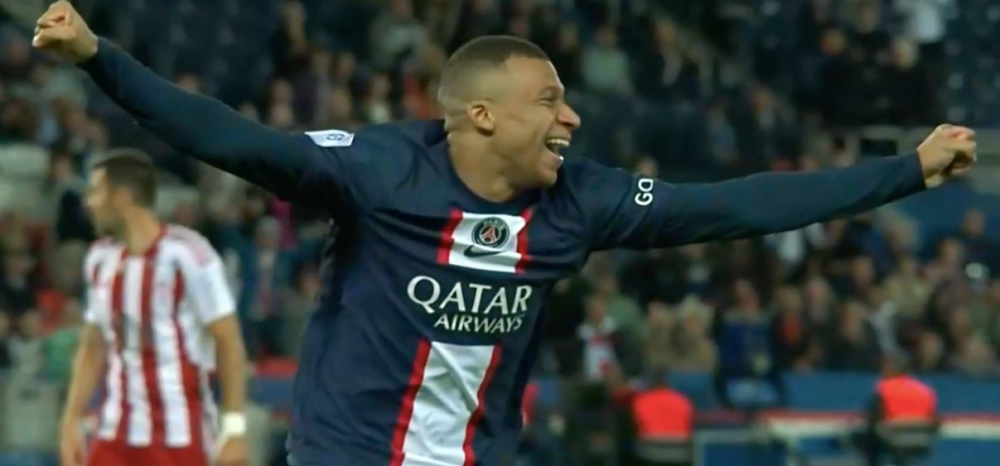  巴黎圣日耳曼狂胜对手，姆巴佩双响炮震撼全场